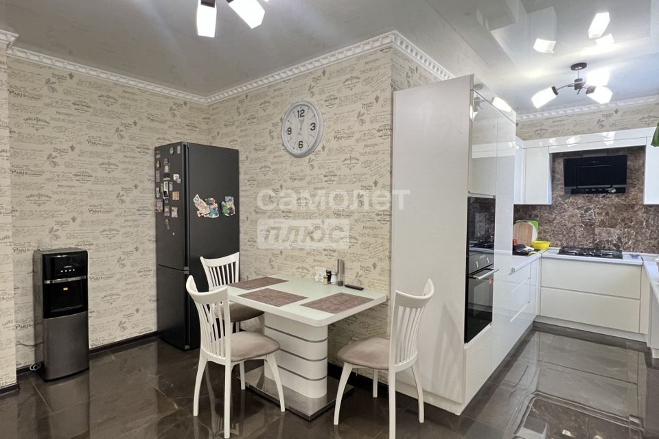 Продаётся 3-комнатная квартира, 77.2 м²
