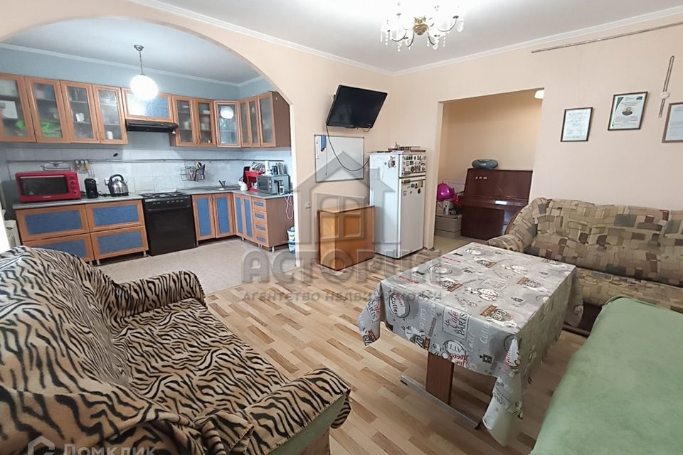 Продаётся 4-комнатная квартира, 75.4 м²