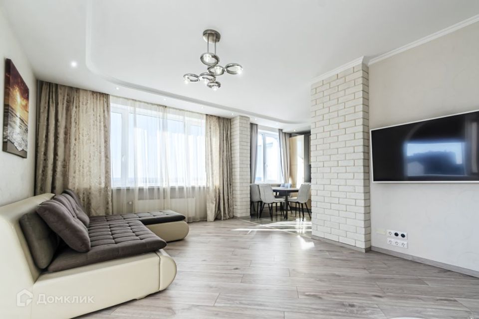 Сдаётся 4-комнатная квартира, 160 м²