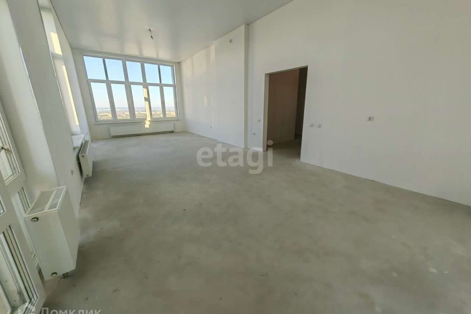 Продаётся 3-комнатная квартира, 108 м²