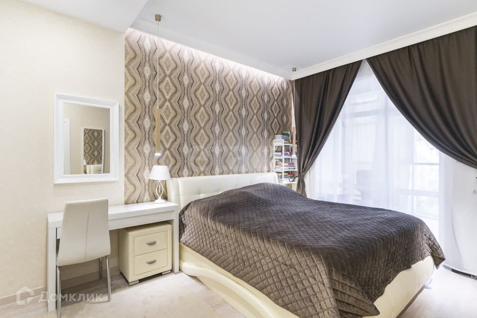 Продаётся 2-комнатная квартира, 82.4 м²