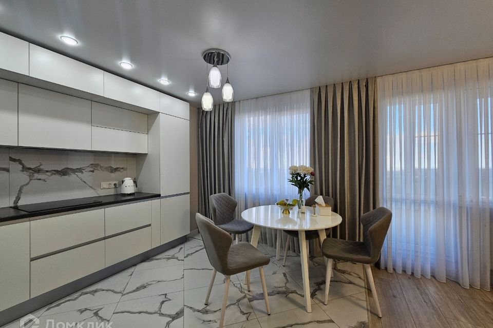 Продаётся 2-комнатная квартира, 67.8 м²
