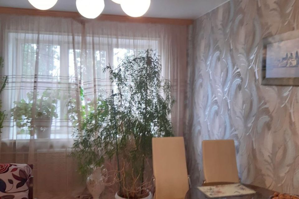 Продаётся 3-комнатная квартира, 62.3 м²