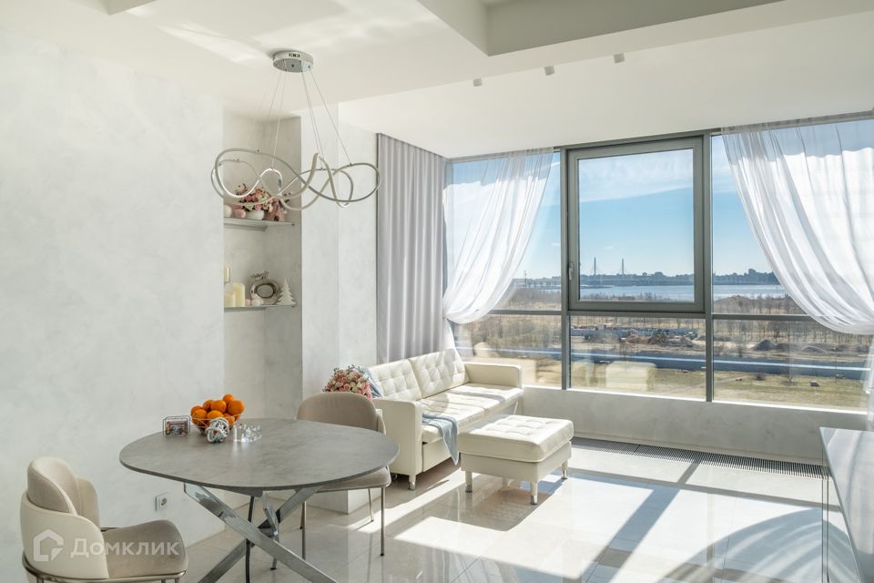 Продаётся 2-комнатная квартира, 107.7 м²
