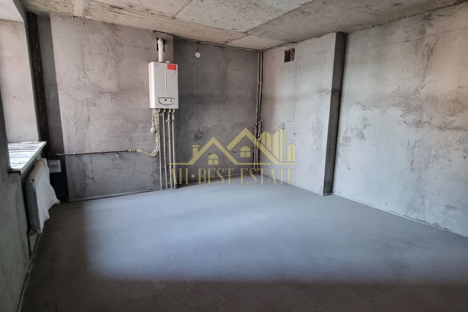 Продаётся 3-комнатная квартира, 136 м²