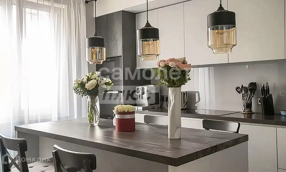 Продаётся 3-комнатная квартира, 107 м²