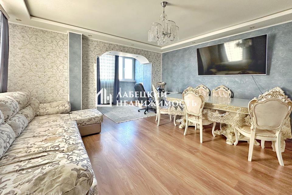 Продаётся 3-комнатная квартира, 97.4 м²