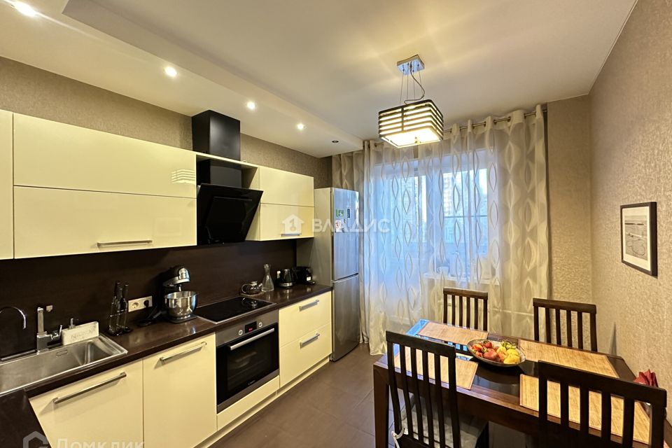 Продаётся 2-комнатная квартира, 63.8 м²