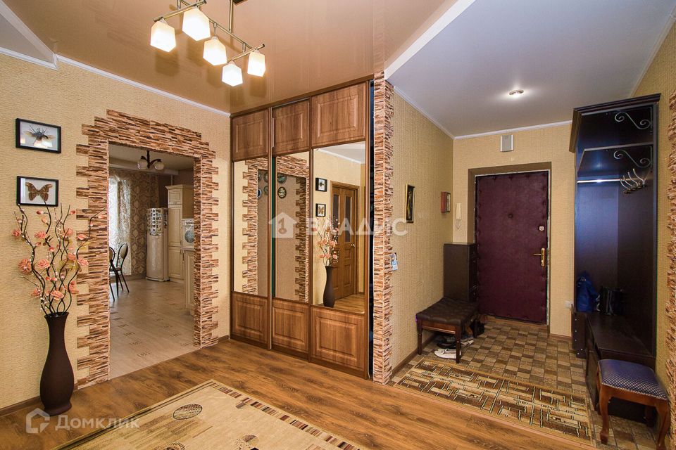 Продаётся 2-комнатная квартира, 90.6 м²