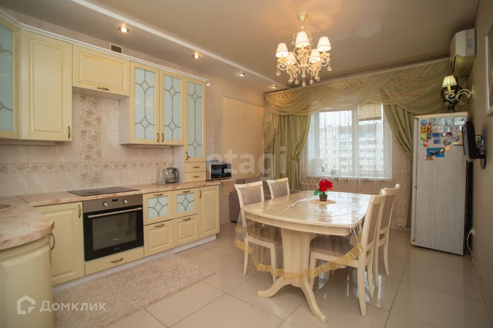 Продаётся 3-комнатная квартира, 114.8 м²