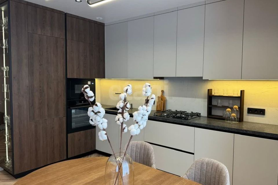 Продаётся 3-комнатная квартира, 112 м²