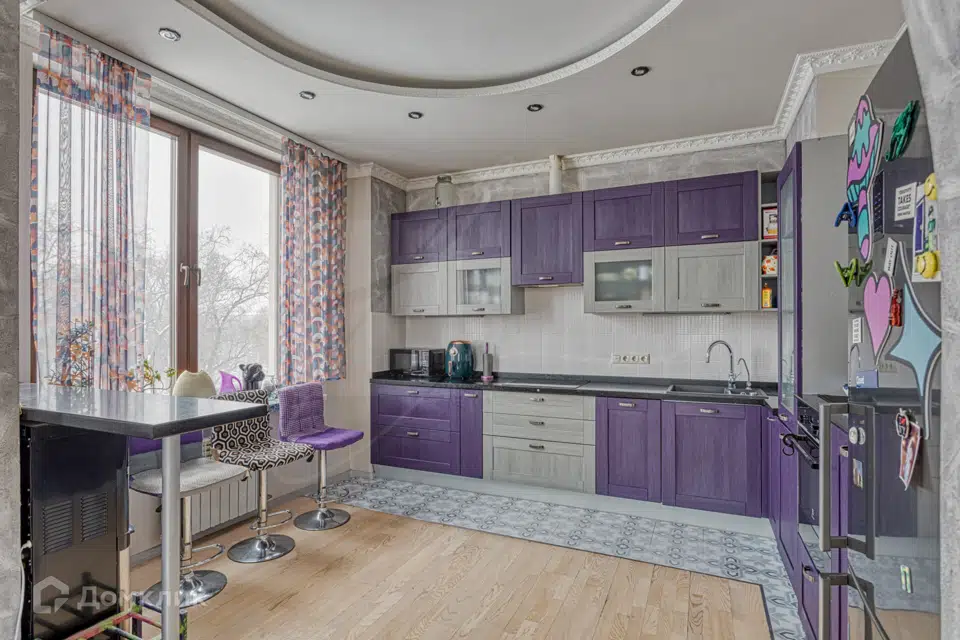 Продаётся 4-комнатная квартира, 140 м²