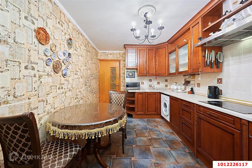 Продаётся 3-комнатная квартира, 69.5 м²