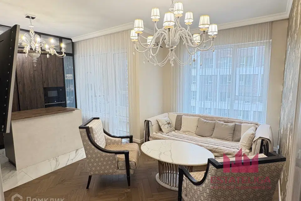 Продаётся 3-комнатная квартира, 108.1 м²