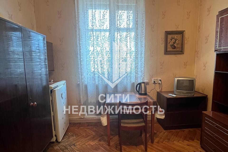 Сдаётся 3 комнаты в 3-комн. квартире, 18 м²