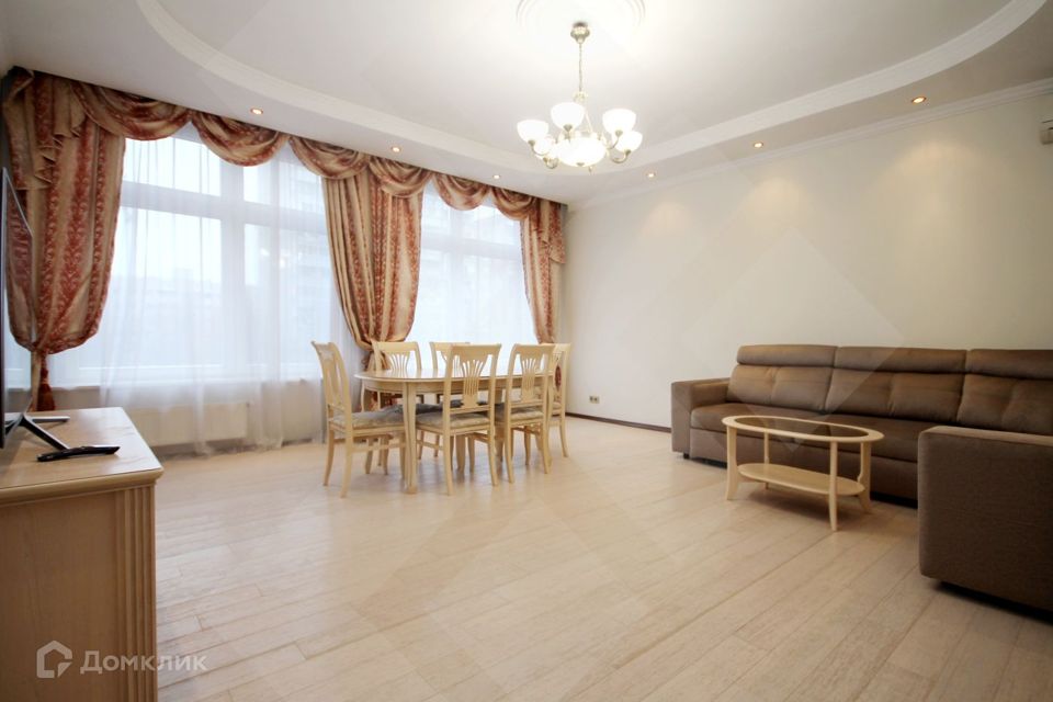 Сдаётся 3-комнатная квартира, 140 м²