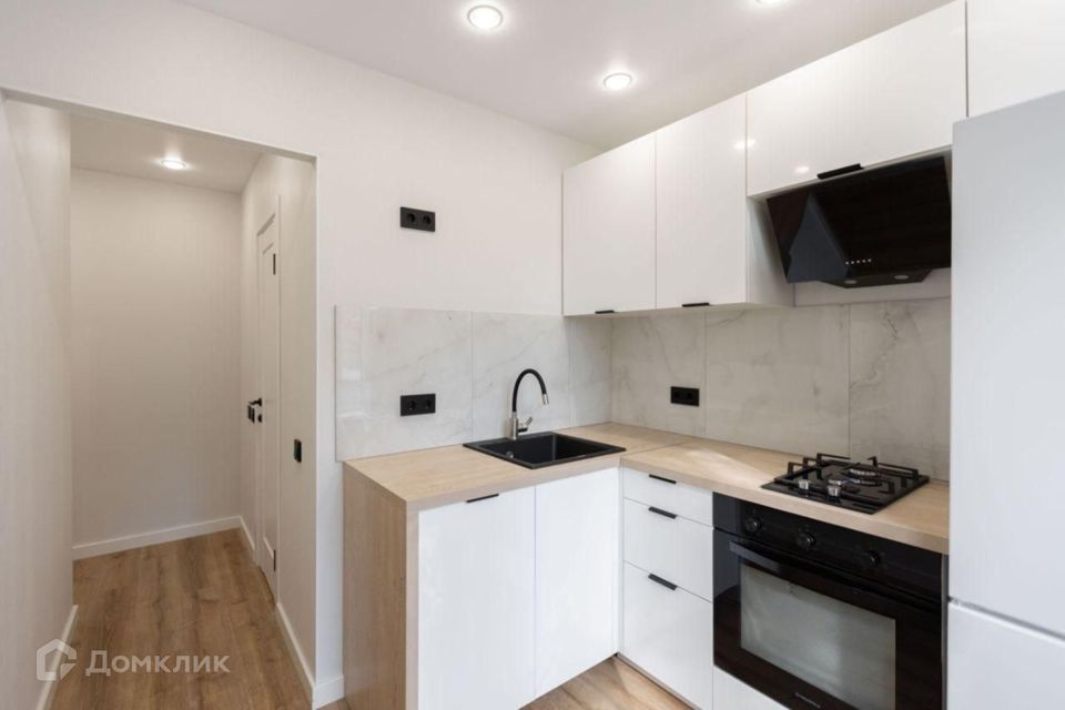 Продаётся 1-комнатная квартира, 42 м²