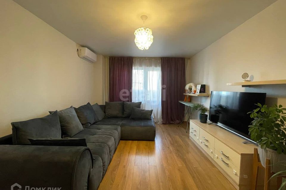 Продаётся 2-комнатная квартира, 57.4 м²