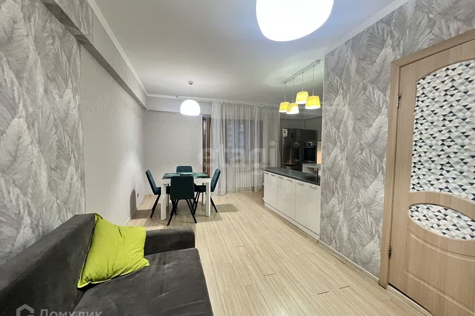 Сдаётся 2-комнатная квартира, 63 м²