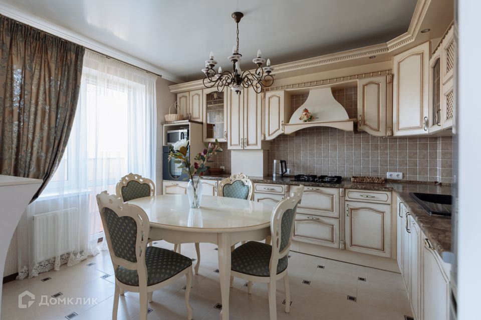 Сдаётся 3-комнатная квартира, 106 м²