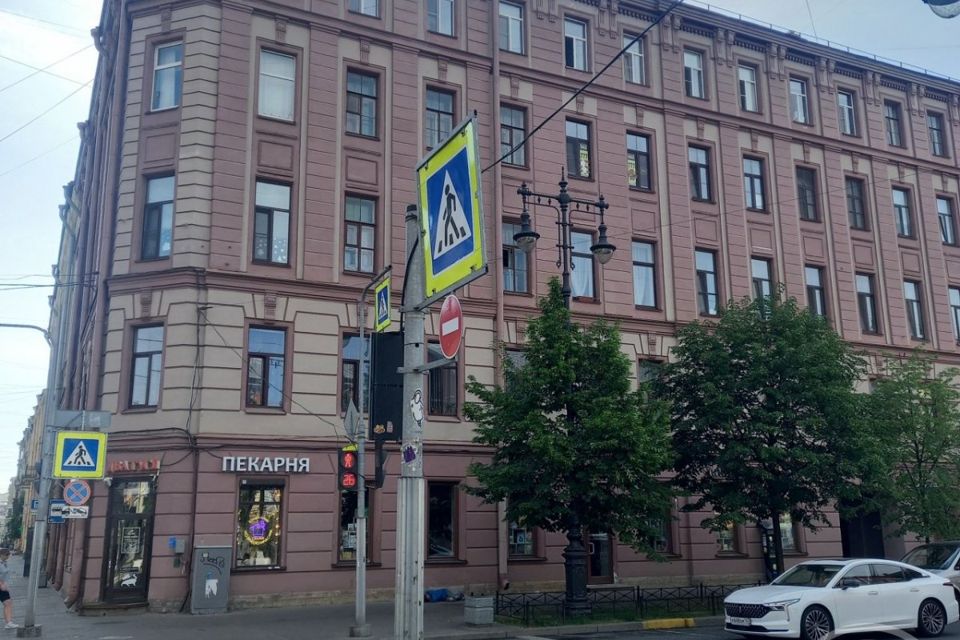 Продаётся 5-комнатная квартира, 121.8 м²