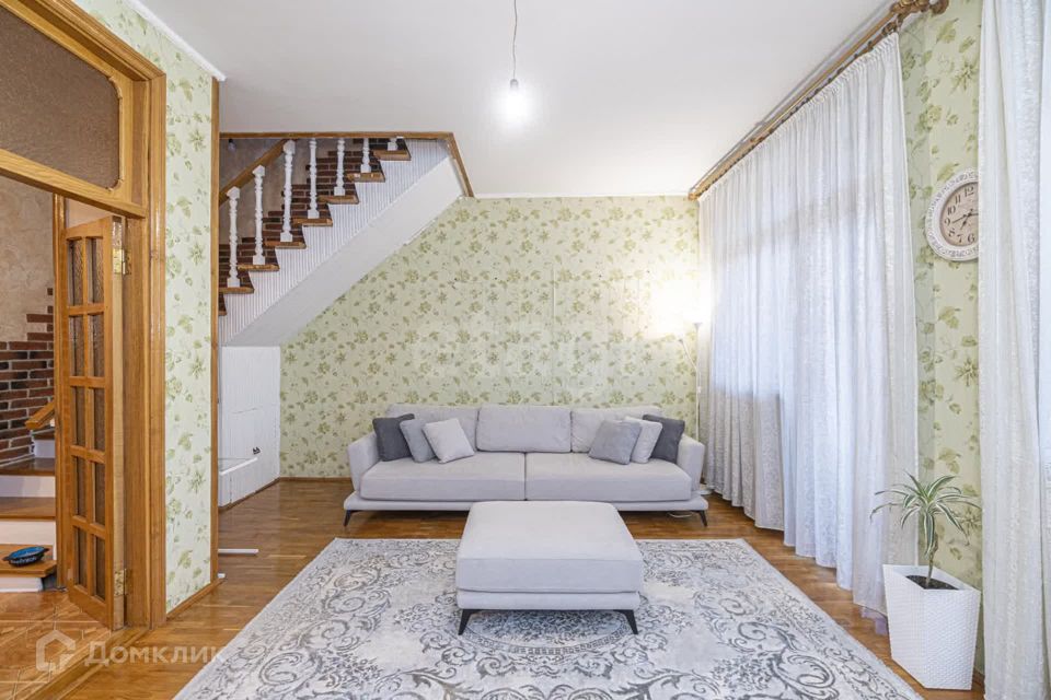 Продаётся 5-комнатная квартира, 164.7 м²