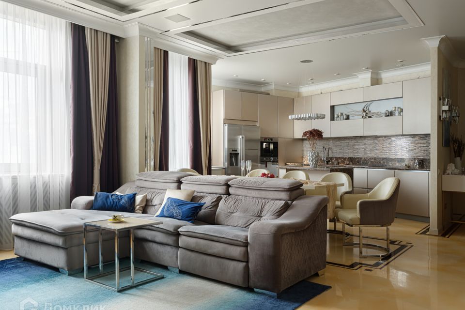Продаётся 3-комнатная квартира, 105 м²