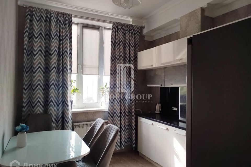 Сдаётся 2-комнатная квартира, 70 м²