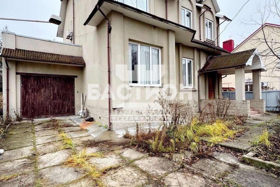 Продаётся 2-этажный дом, 227 м²