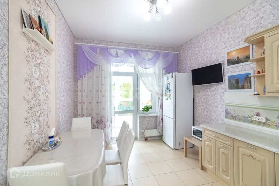 Продаётся 1-комнатная квартира, 55.8 м²