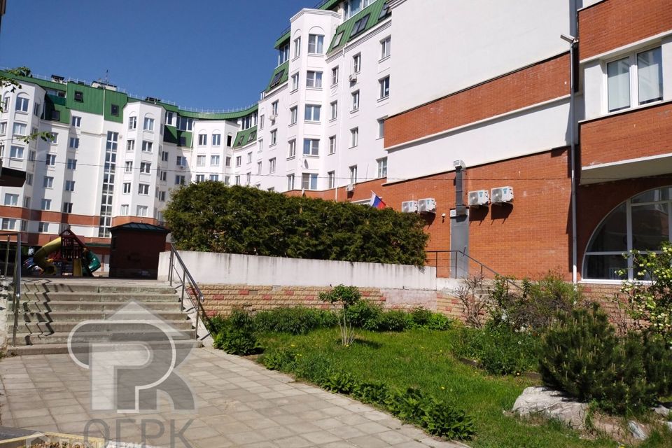 Продаётся 2-комнатная квартира, 105.4 м²