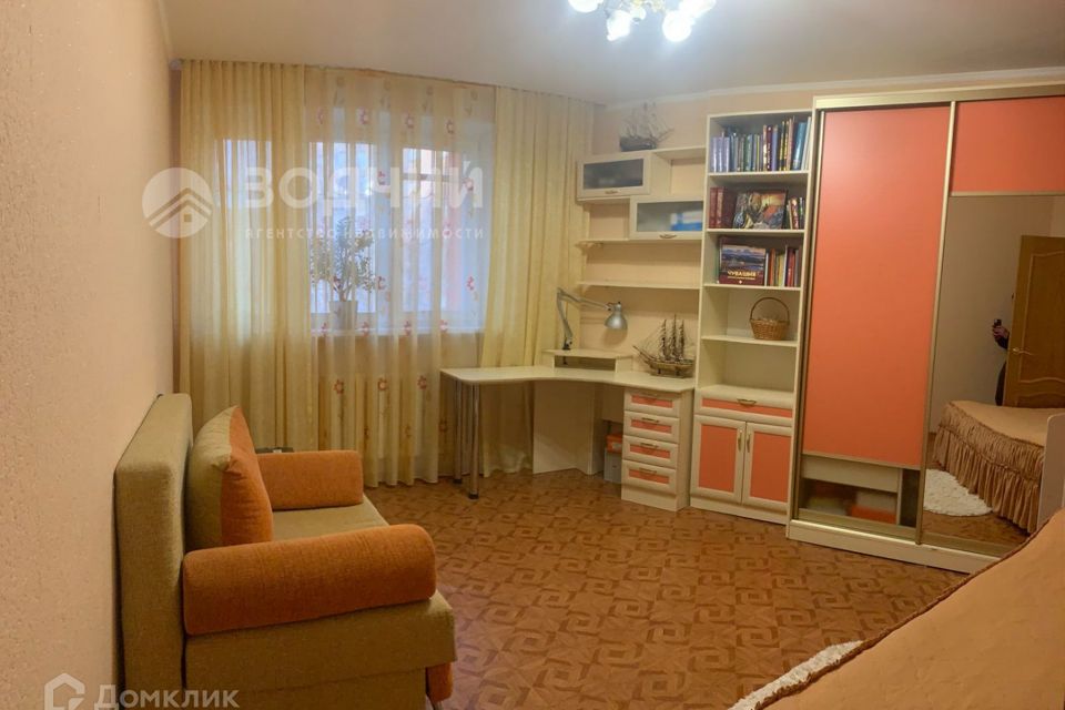 Продаётся 4-комнатная квартира, 125 м²