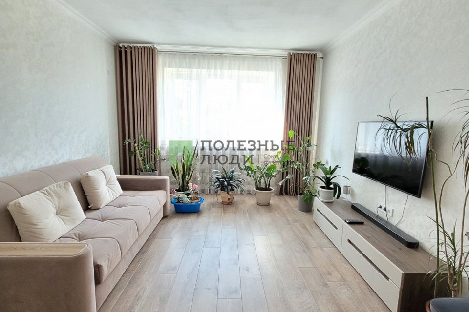Продаётся 3-комнатная квартира, 60.5 м²