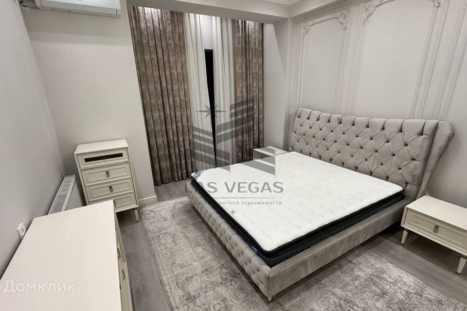 Сдаётся 4-комнатная квартира, 151 м²