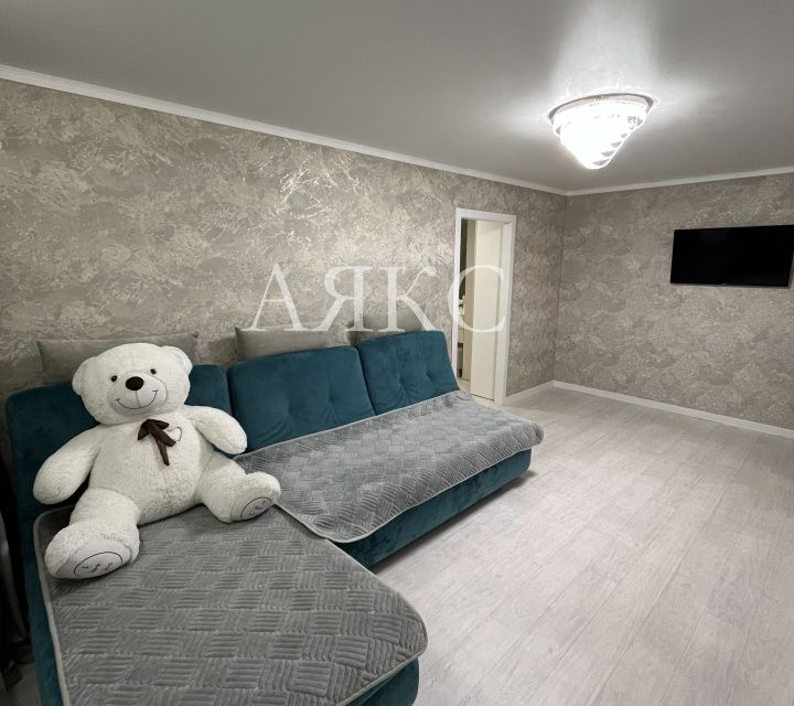 Продаётся 4-комнатная квартира, 60.5 м²