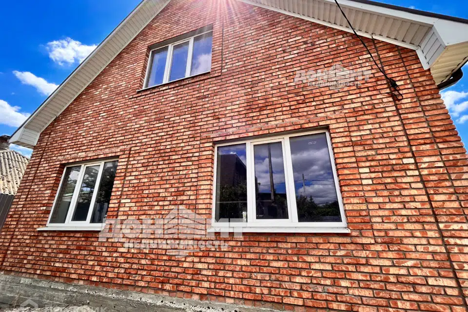 Продаётся 2-этажный дом, 255 м²