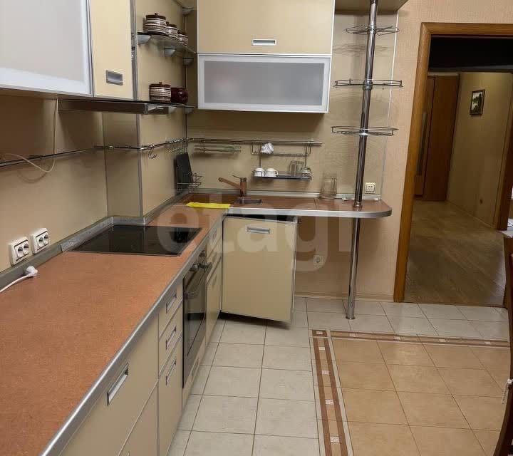 Сдаётся 1-комнатная квартира, 54 м²