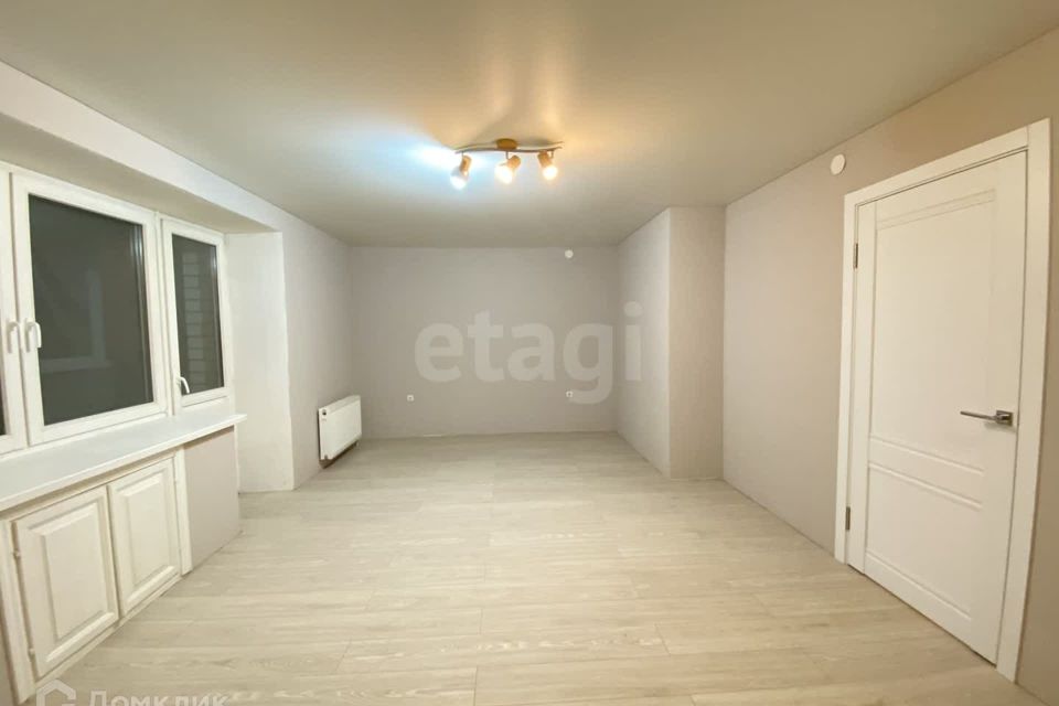 Продаётся 1-комнатная квартира, 49 м²