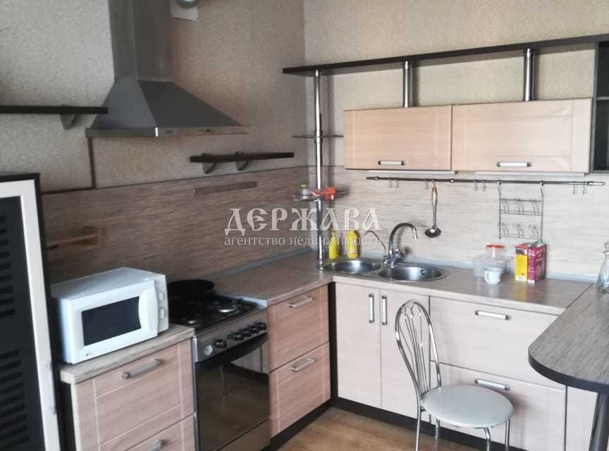 Сдаётся 4-комнатная квартира, 120 м²