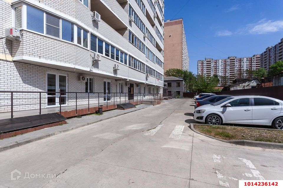 Продаётся 2-комнатная квартира, 82.4 м²