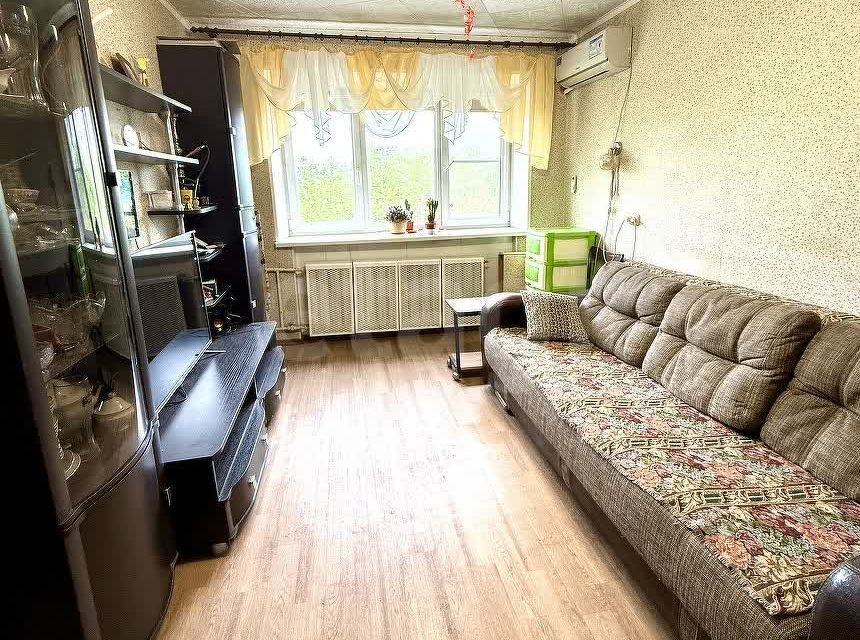 Сдаётся 3-комнатная квартира, 52.8 м²