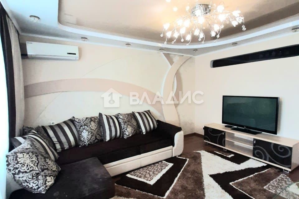 Сдаётся 2-комнатная квартира, 64.8 м²