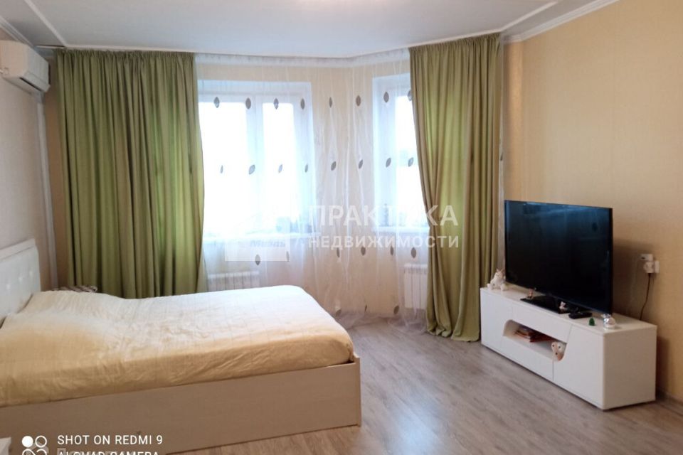 Продаётся 1-комнатная квартира, 42.2 м²