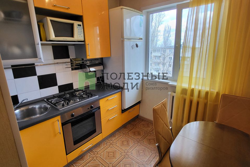 Продаётся 3-комнатная квартира, 57.9 м²