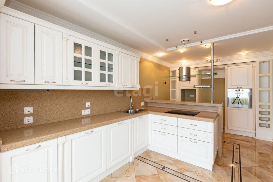 Продаётся 3-комнатная квартира, 144.2 м²