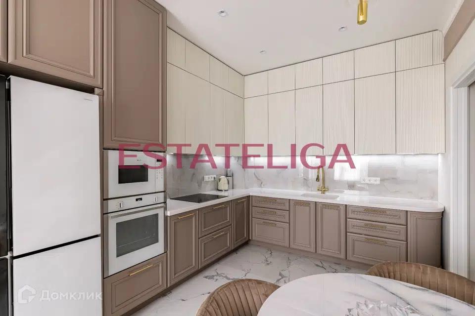 Продаётся 4-комнатная квартира, 90 м²