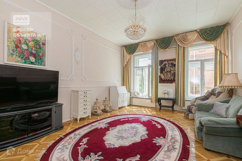 Продаётся 3-комнатная квартира, 123.1 м²
