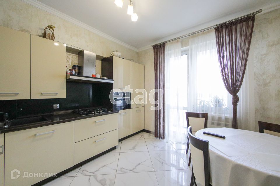 Продаётся 2-комнатная квартира, 67.8 м²