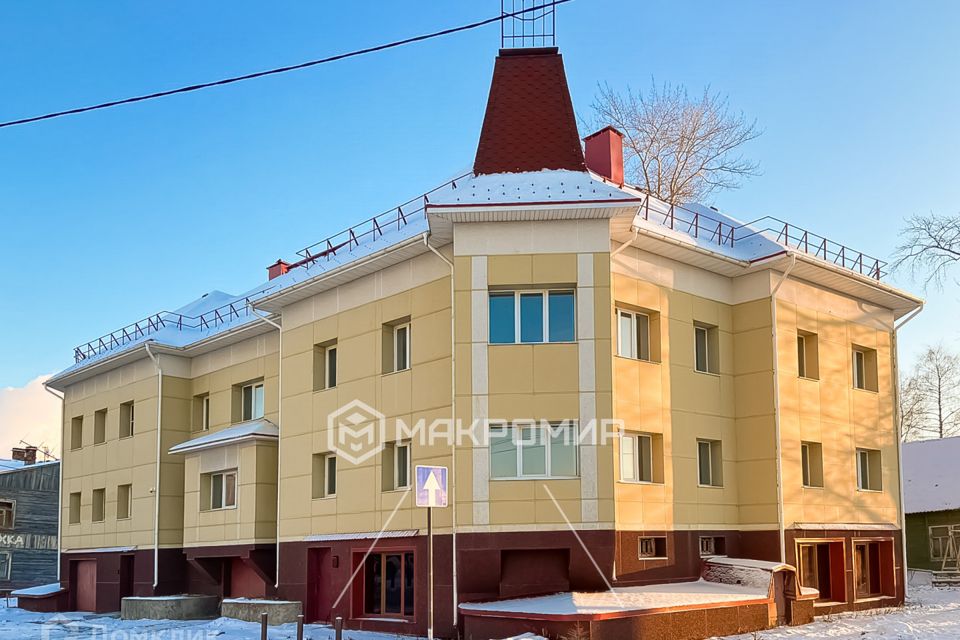 Продаётся 5-комнатная квартира, 275 м²