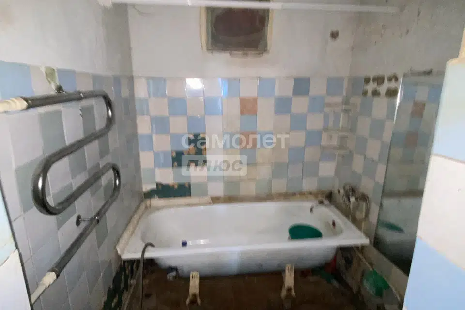Продаётся 3-комнатная квартира, 61.8 м²